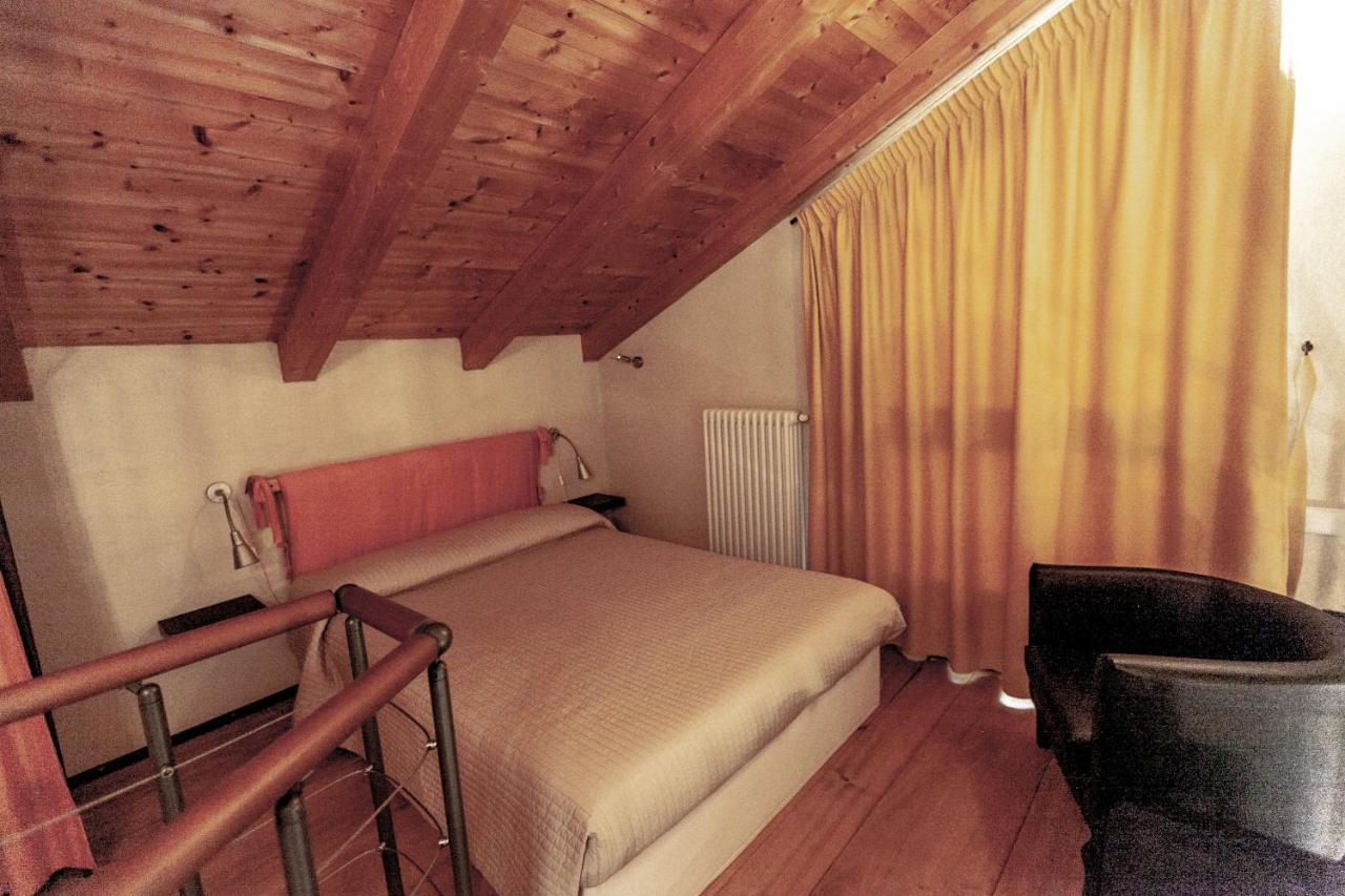 Al Centro Del Borgo Apartment Guarene Exterior photo